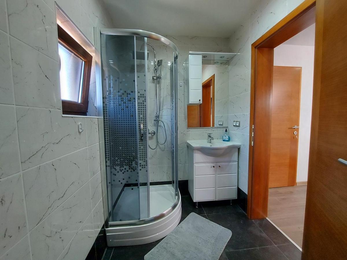 House Boketto Hotel Korenica Bagian luar foto