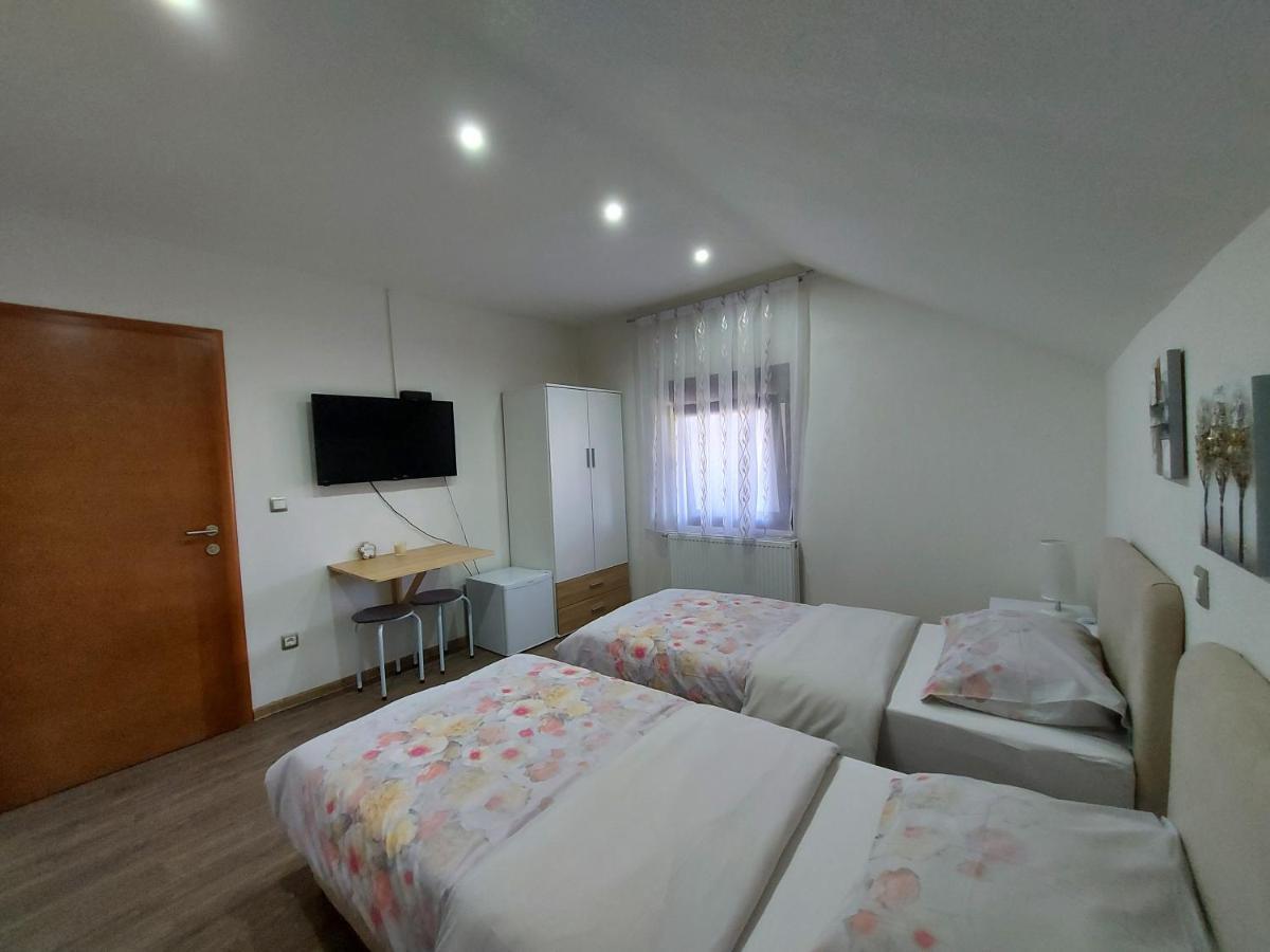 House Boketto Hotel Korenica Bagian luar foto